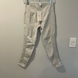 Fabletics leggings​​